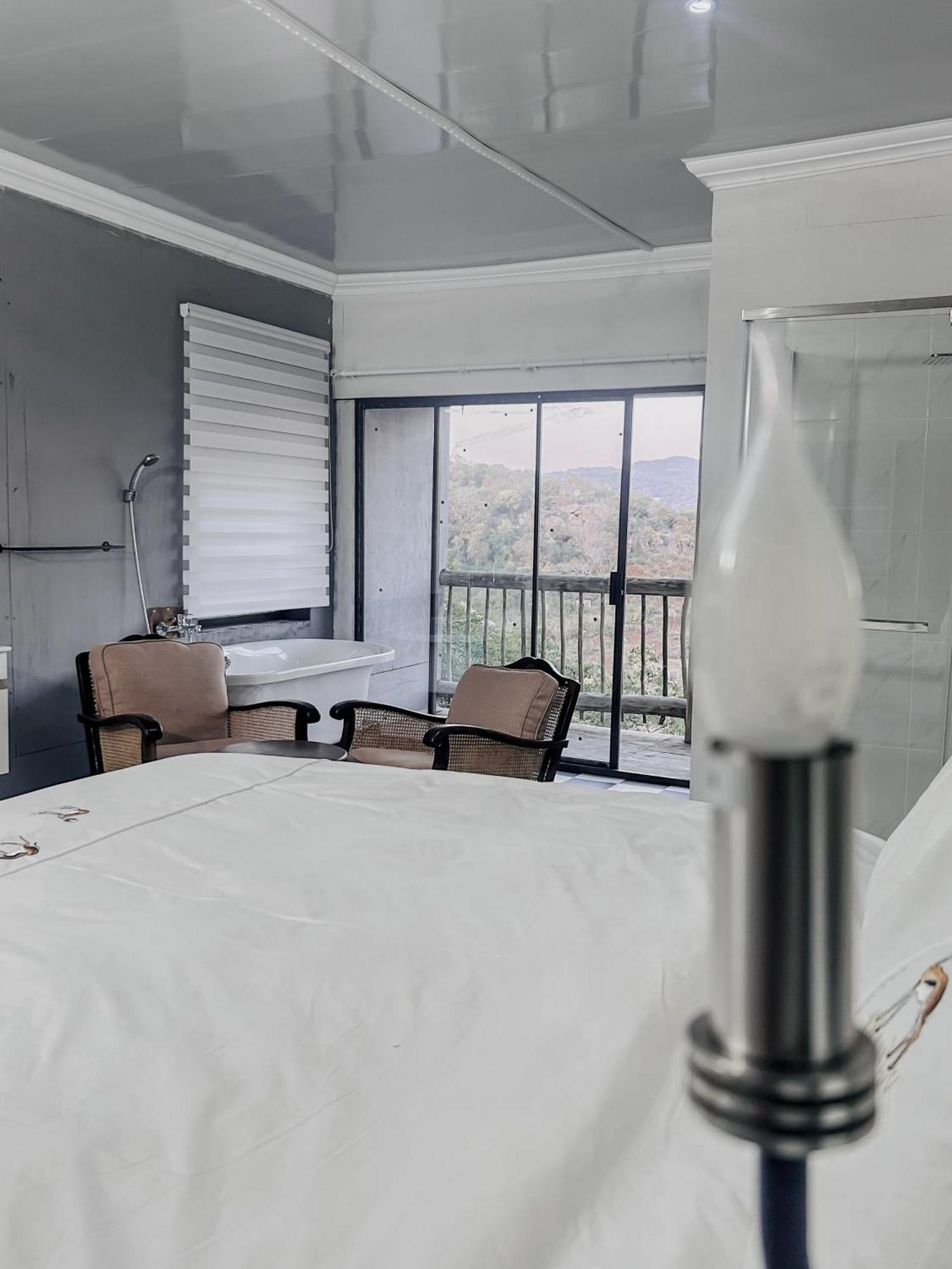 View Inn Exclusive Lodge Mbombela Bagian luar foto
