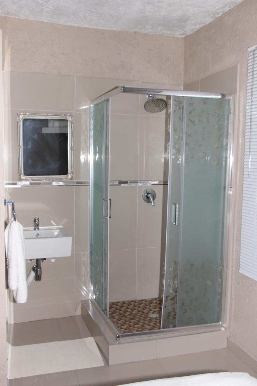 View Inn Exclusive Lodge Mbombela Bagian luar foto